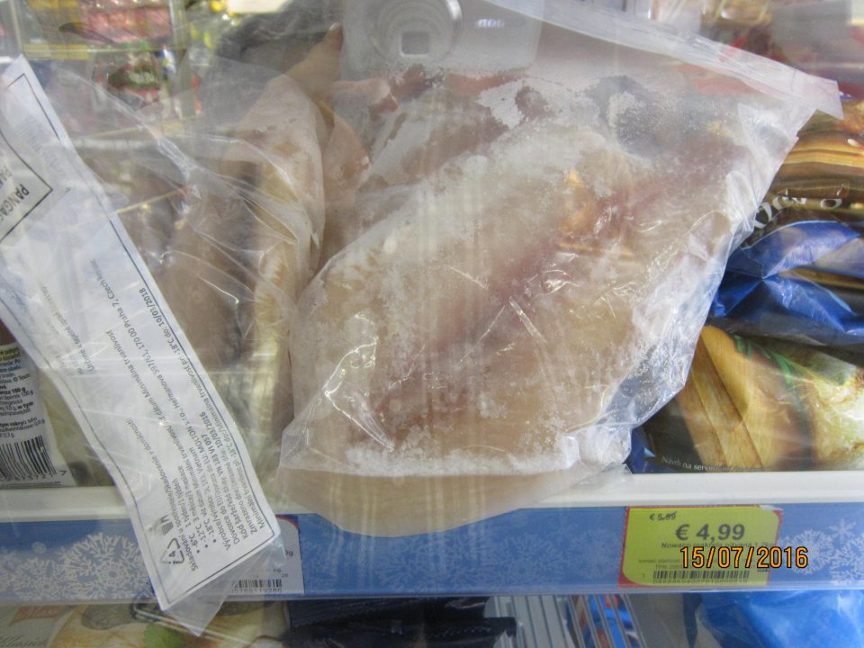 Predaj mrazených rýb po rozmrazení a opätovnom zmrazovaní.