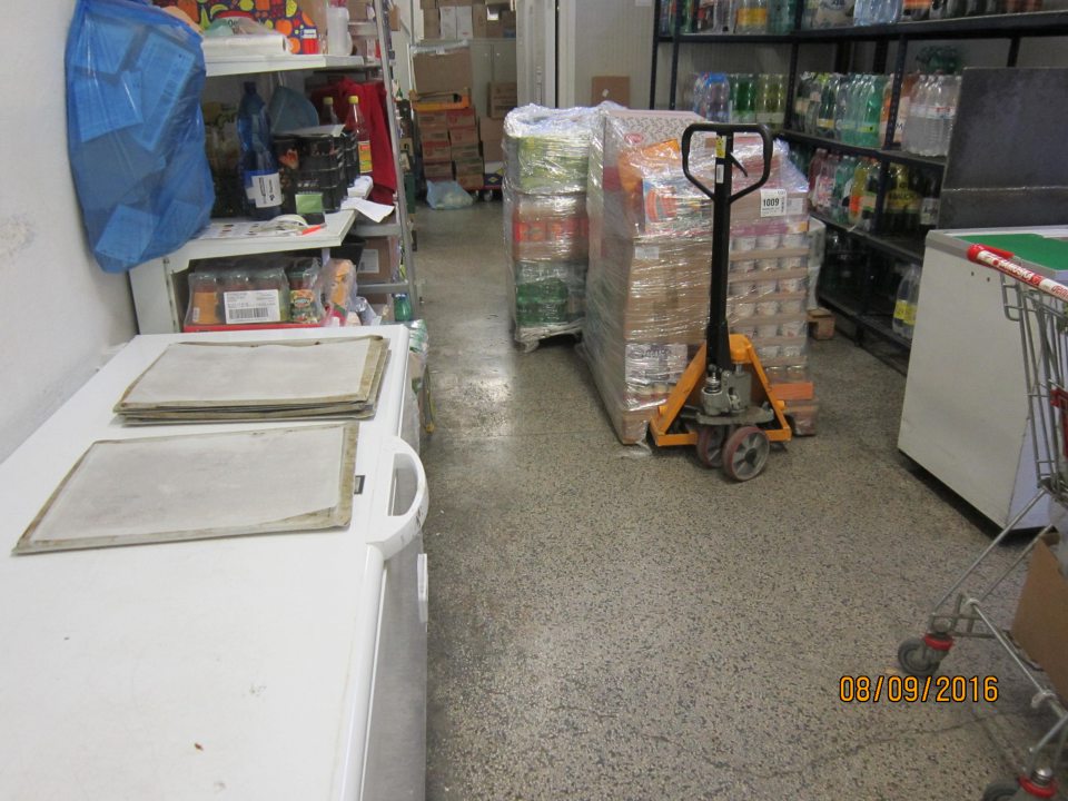 Príprava dopekania hlbokozmrazených polotovarov nevhodne vykonávaná v priestore suchého skladu.