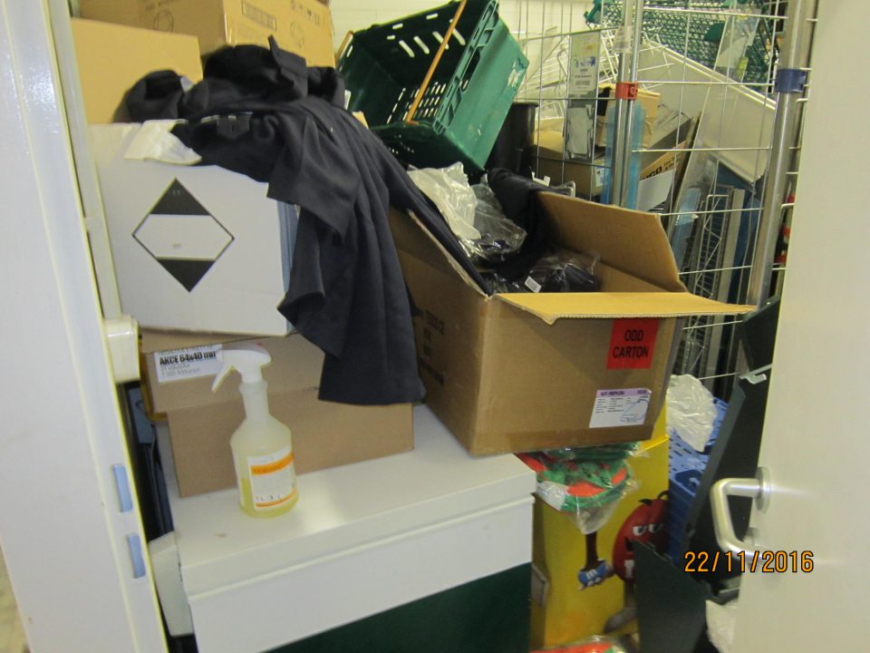 V prevádzke zahádzaný prístup do mraziaceho boxu. 