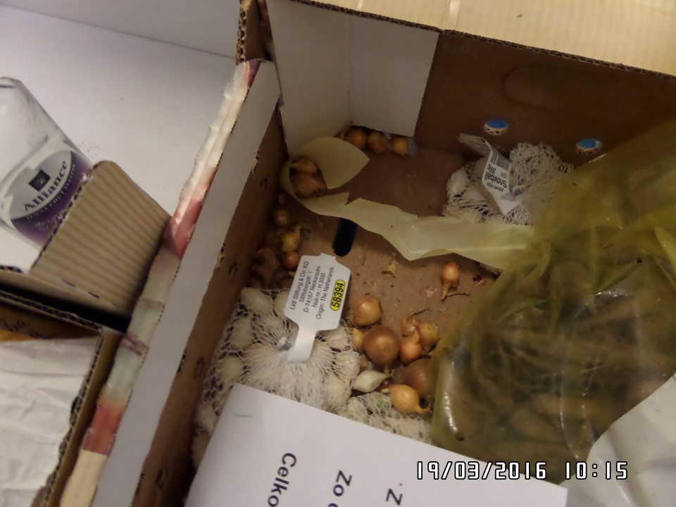 Potravinársky odpad na prevádzke nie je uložený v uzatvárateľných kontajneroch. 