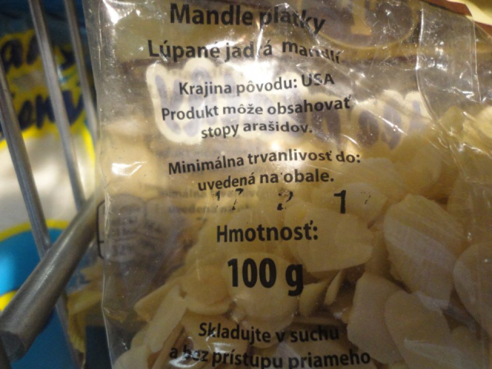 Na obale predávaného výrobku je zmazaný údaj o dátume minimálnej trvanlivosti.