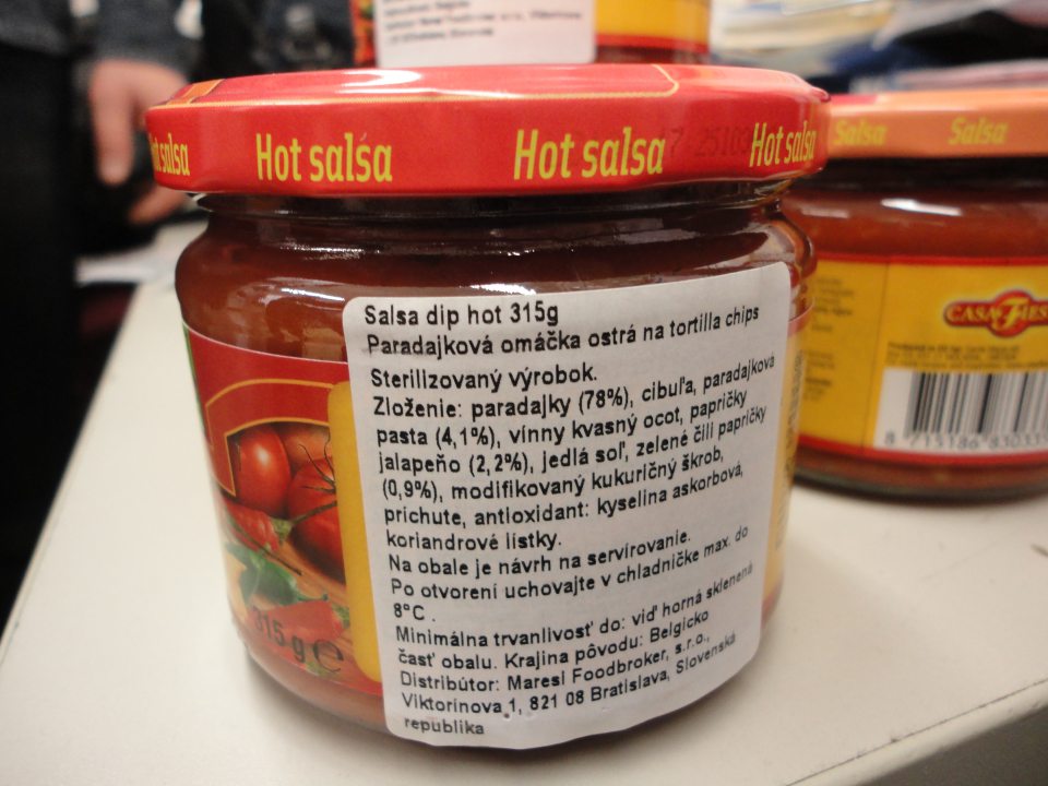 DMT na výrobku zakrytý nálepkou so slovenským prekladom 