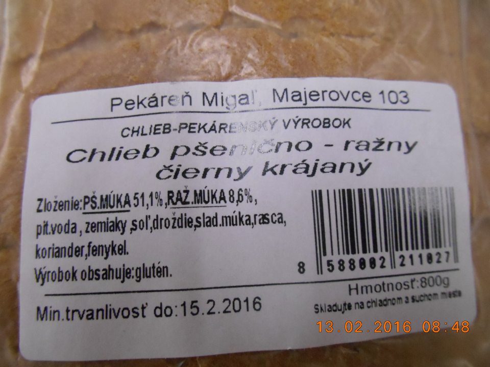 Nedostatok v označení výrobku: Chlieb pšenično- ražný čierny krájaný- v zozname zložiek nie je zdôraznená zložka spôsobujúca alergiu alebo neznášanlivosť- sladová múka obsahujúca glutén.