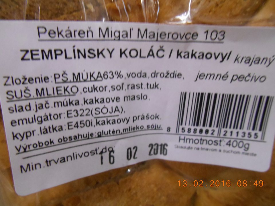 Nedostatok v označení výrobku: Zemplínsky koláč (kakaový) krájaný, jemné pečivo- v zozname zložiek nie je zdôraznená zložka spôsobujúca alergiu alebo neznášanlivosť- sladová jačmenná múka obsahujúca glutén.