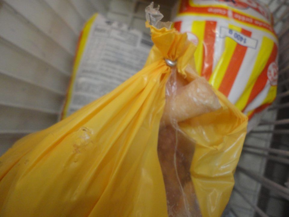 Predaj výrobku s poškodeným obalom výrobku so známkami vysušenia mrazom/škvrny po výmraze.