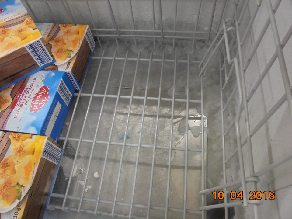 Námraza v boxe s polotovarmi