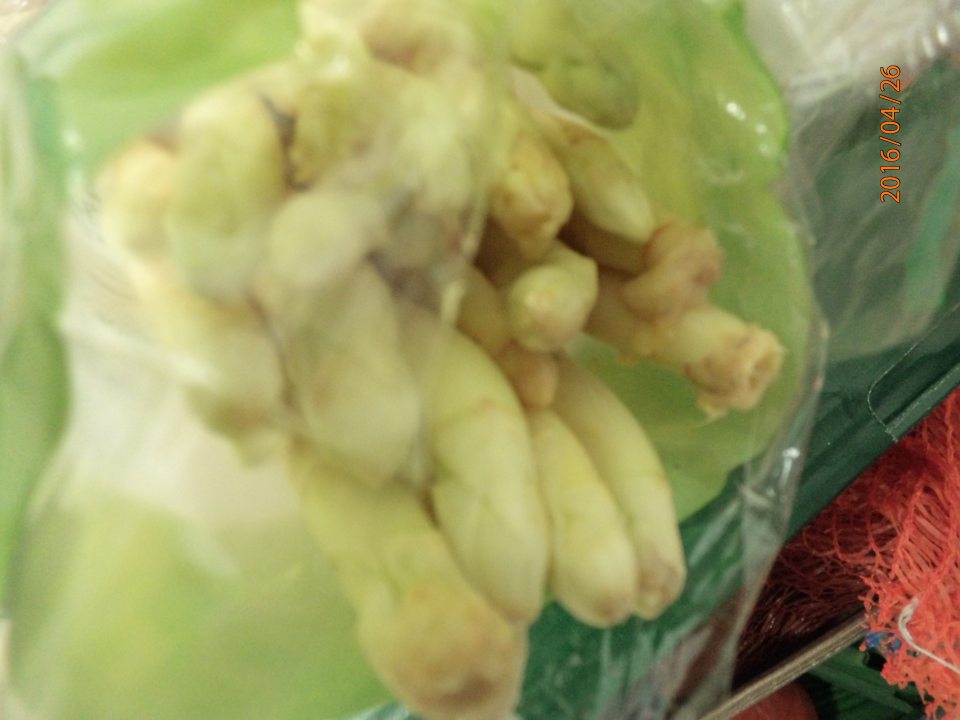 Predaj výrobku nevhodnej na ľudskú spotrebu pre osliznutý povrch, začínajúci hnilobný proces.