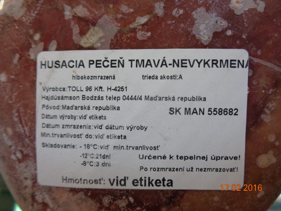 Predávaný výrobok Husacia pečeň nemá označené všetky údaje v kodifikovanej podobe štátneho jazyka (dátum výroby, zmrazené, min. trvanlivosť do, hmotnosť - len odkazy na maďarskú etiketu).