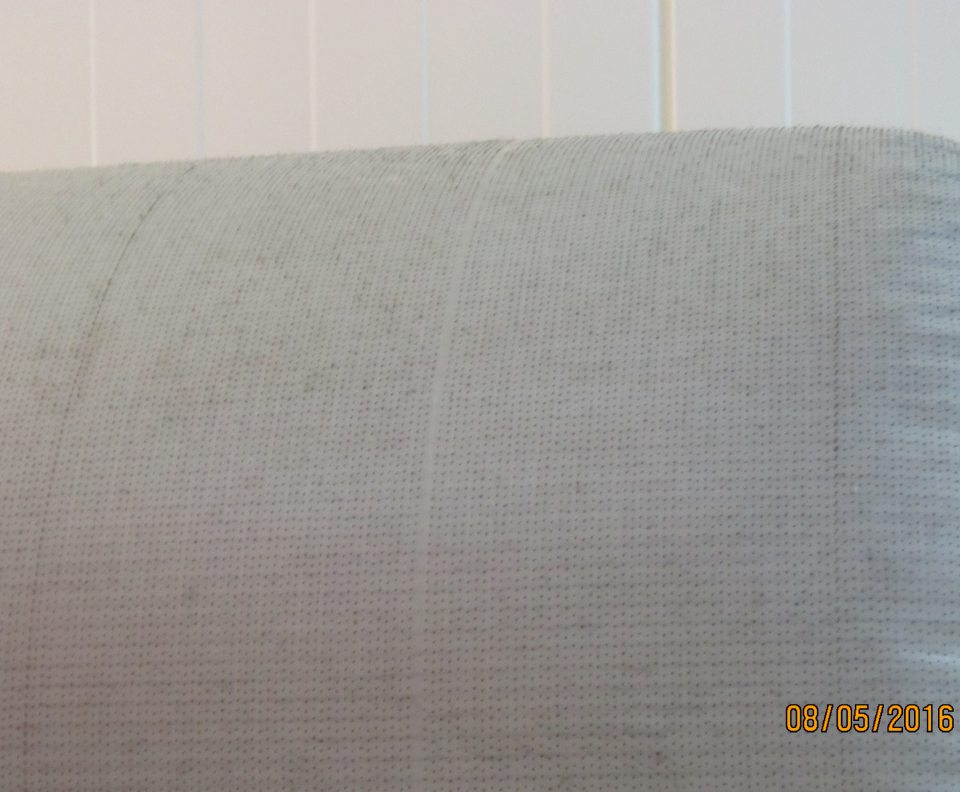 V manipulačnej chladiacej chodbe prevádzky umiestnený znečistený vzduchový vankúš. 