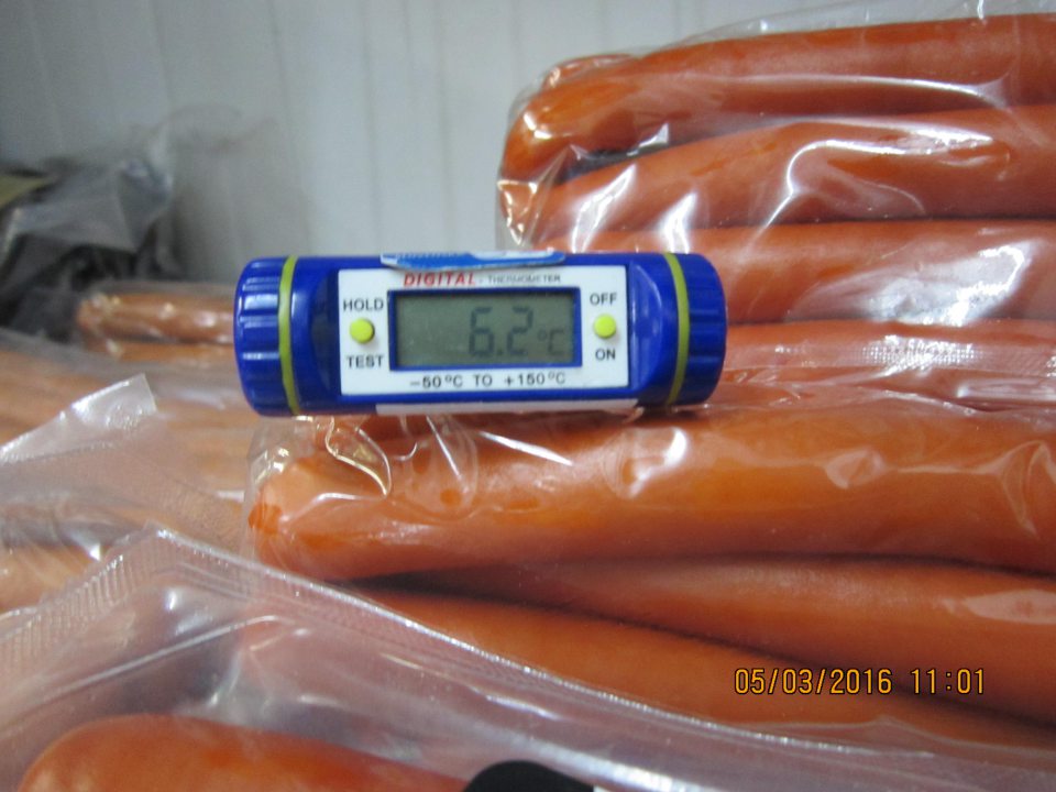 V prevádzke nedodržaná teplota skladovania mäsových výrobkov. 