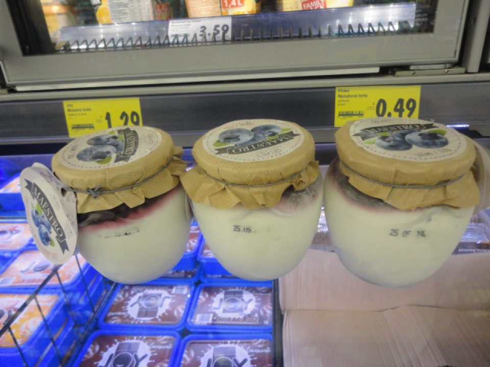 Nečitateľné - zmazané označenie dátumu minimálnej trvanlivosti na obale u predávaného výrobku.