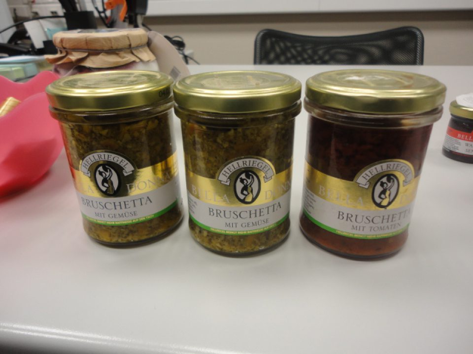 Na predávanom výrobku chýba označenie povinných údajov v kodifikovanej podobe štátneho jazyka.