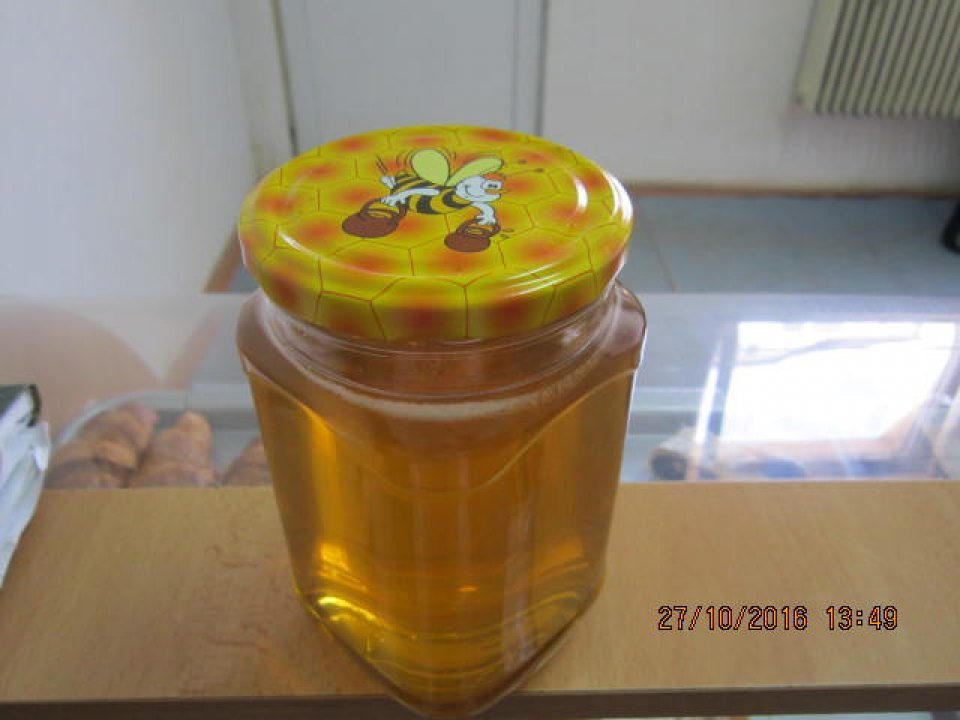 Predaj medu zabaleného v spotrebiteľskom balení bez označenia identifikačnými údajmi.