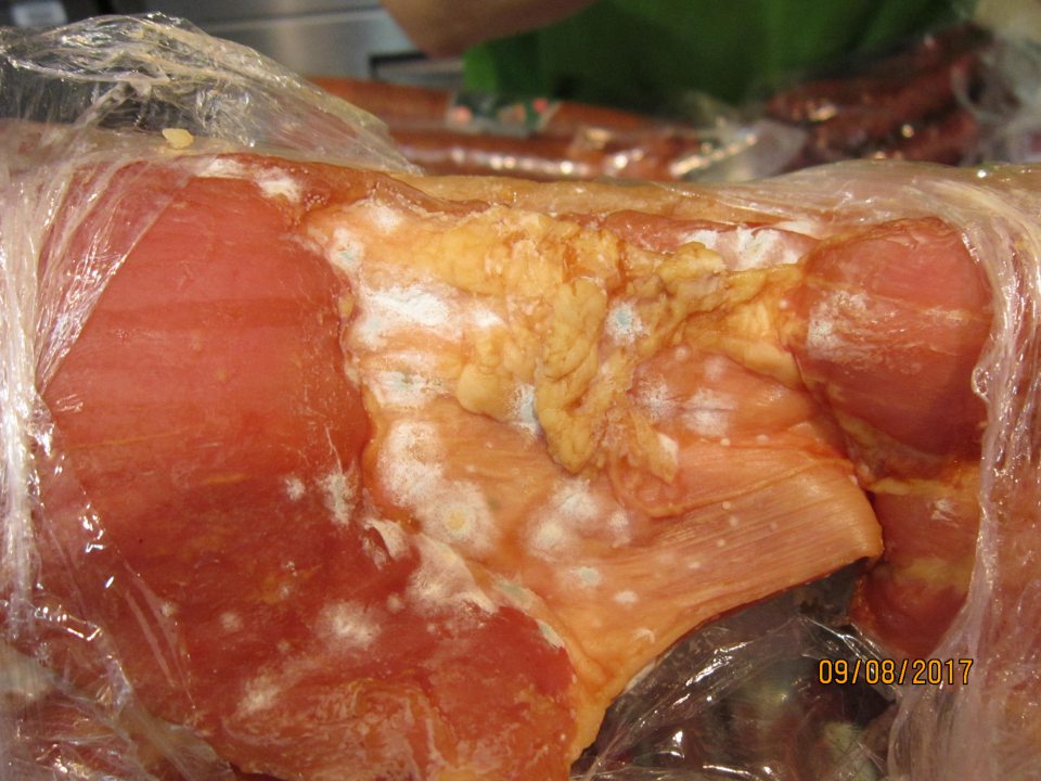 Predaj slaniny s porastom plesne