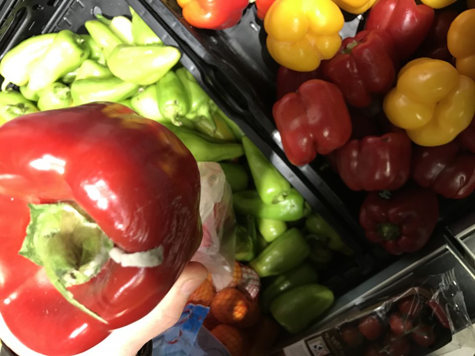 Predaj zeleniny nevhodnej na ľudskú spotrebu z dôvodu výskytu hniloby a plesne.