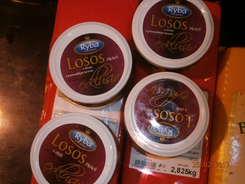 Predaj výrobku po uplynutí dátumu spotreby.