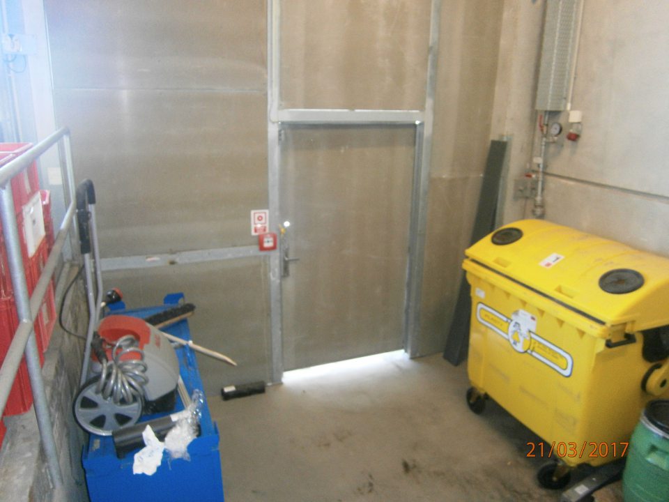 Priestor príjmu nie je zabezpečený pred vniknutím škodcov.