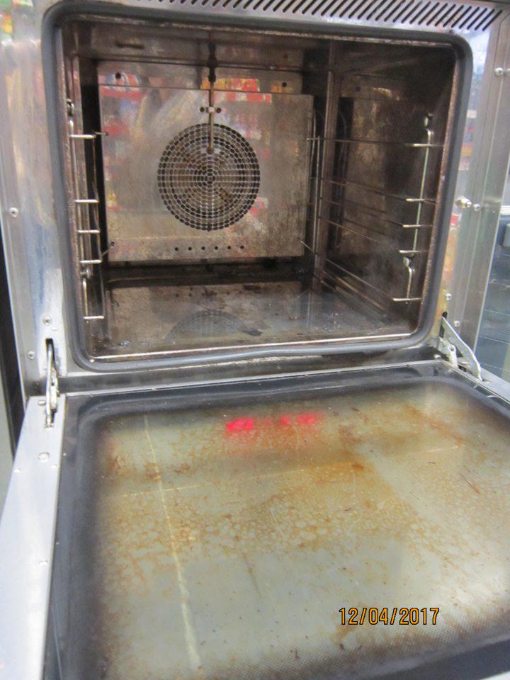 V prevádzke znečistené pece na dopekanie hlbokozmrazených pekárskych polotovarov.