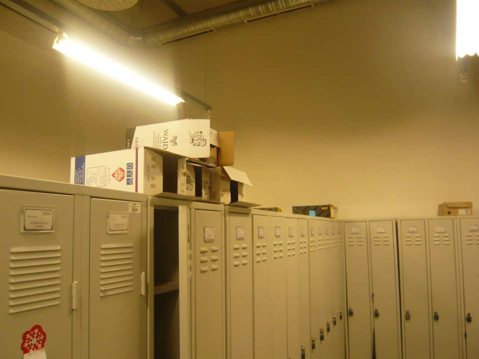 V prevádzke neporiadok v šatni.