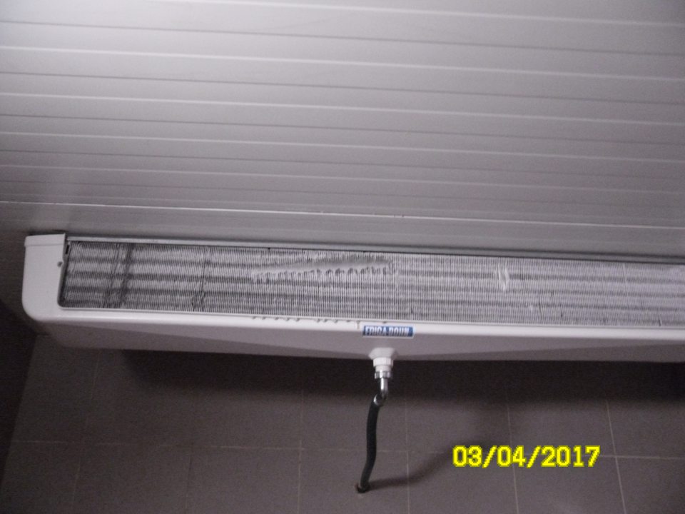 Námraza na klimatizačnej jednotke v chladiarenskom boxe.