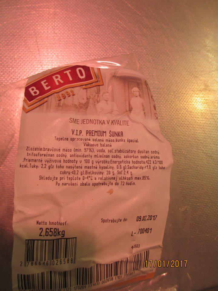 Nesúlad údajov v označení na originálnej etikete s údajmi z váhy - na etikete z váhy uvedené stabilizátory E 450, E 401, E 470 a, stimulátor chuti E 621, hovädzí denník, ktoré nie sú uvedené na originálnej etike.