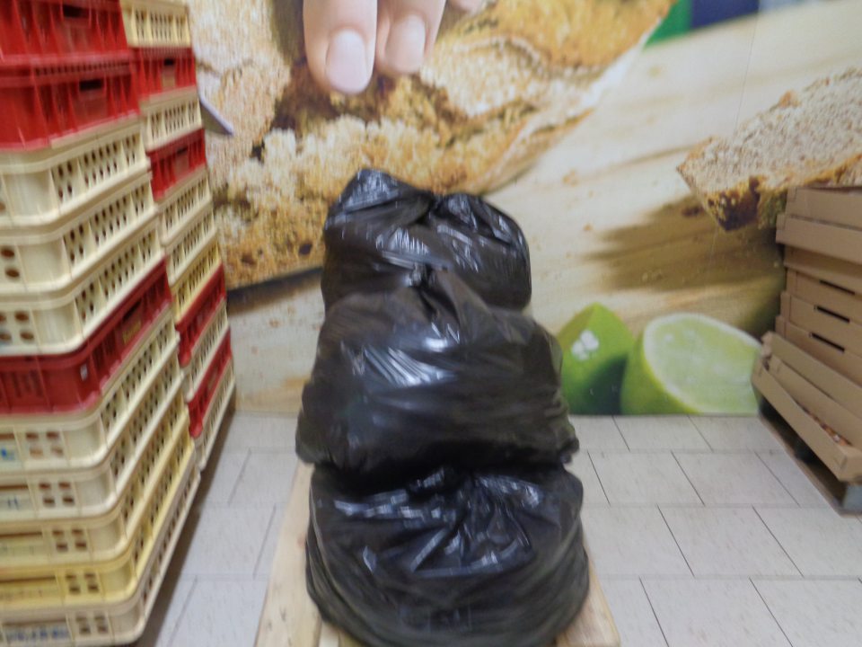 Neoddelené uchovávanie pekárskych výrobkov určených na odpis s výrobkami určenými na dopekanie. 