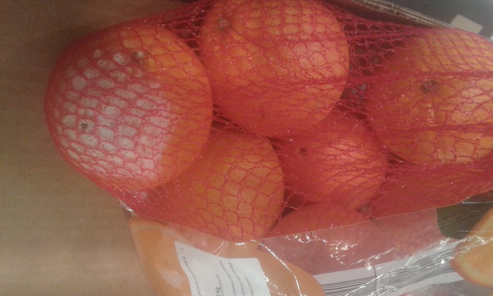 Predaj plesnivých pomarančov