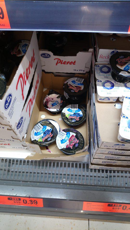 Umiestňované na trh potraviny s poškodeným obalom.