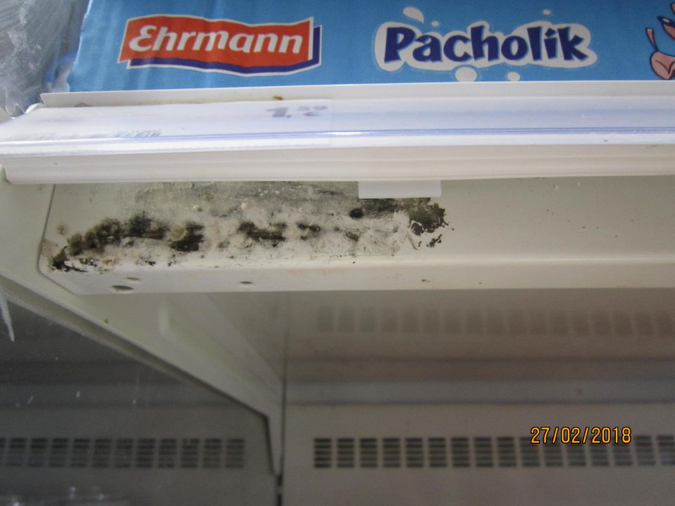 Pleseň v chladiacej vitríne