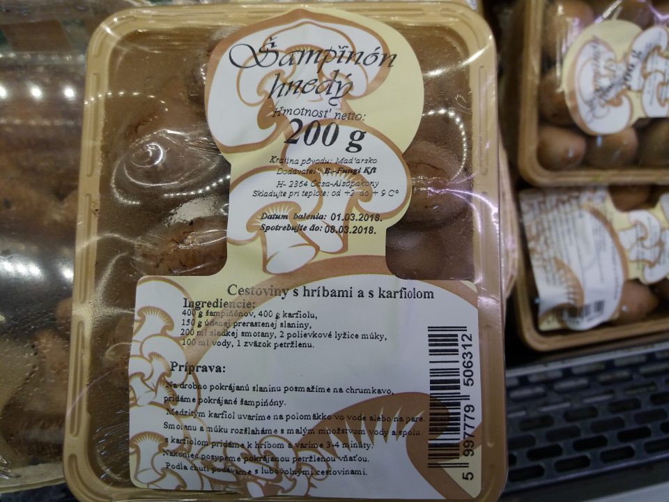 Šampiňóny hnedé neumiestnené oddelene a/alebo neoznačené informáciou pre spotrebiteľa o blížiacom sa ukončení doby spotreby.