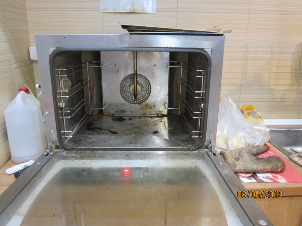 Pec na dopek znečistená