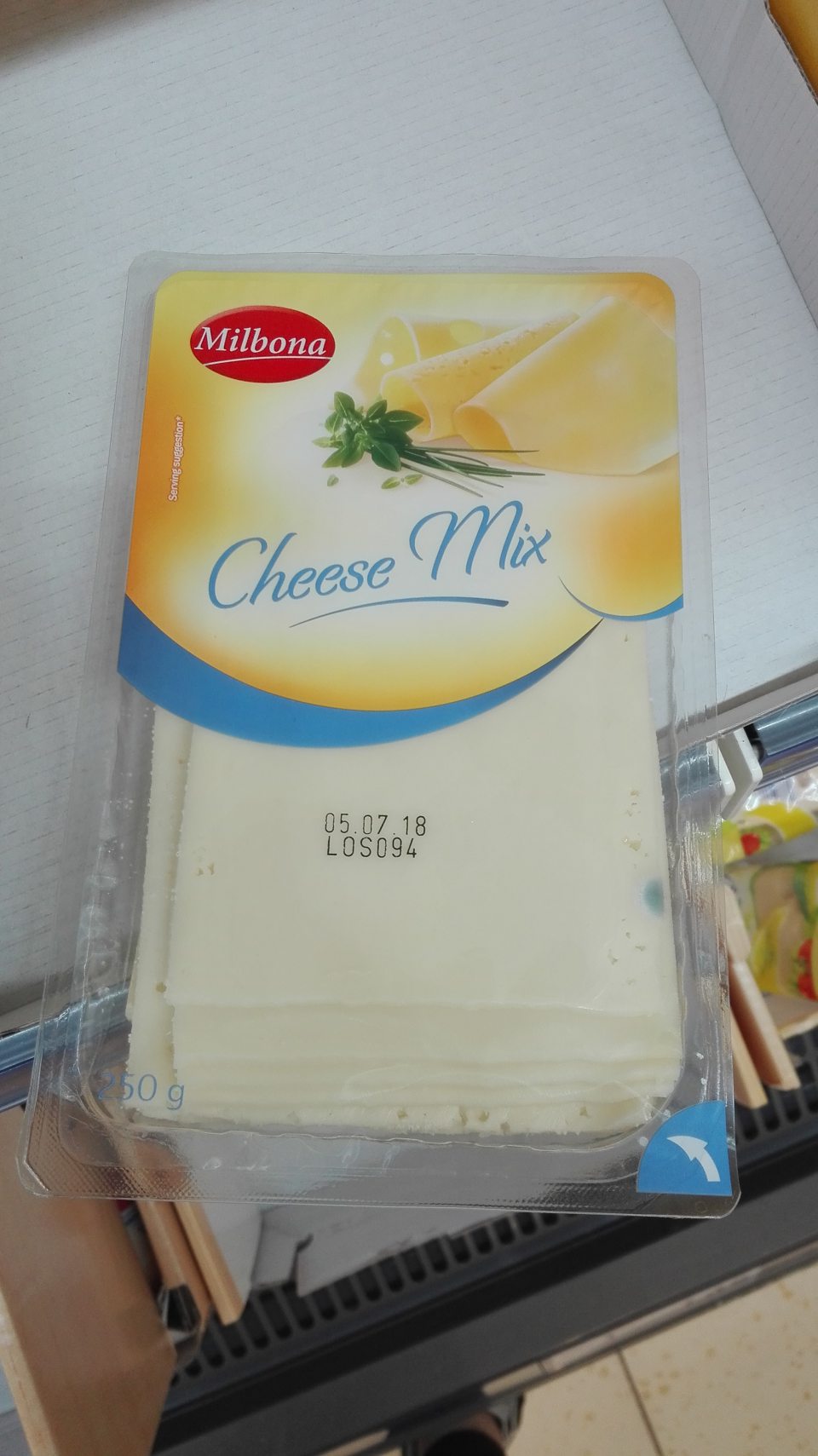 Výrobok Milbona Cheese Mix nevhodný na ľudskú spotrebu z dôvodu výskytu plesne.