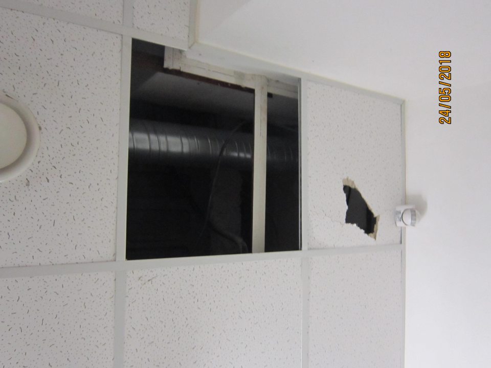 Chýbajúce stropné kazety