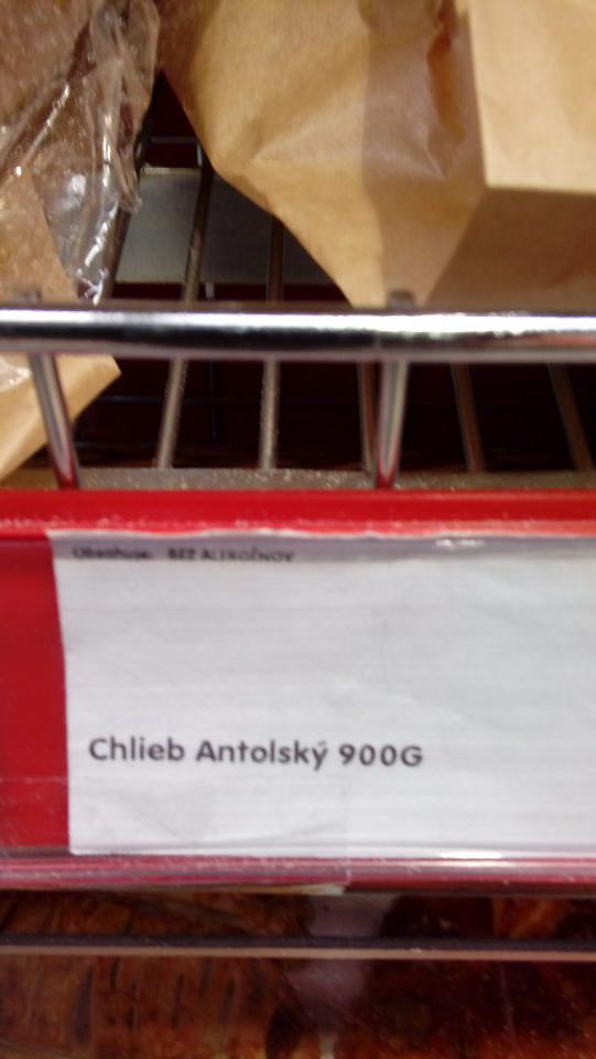 Predaj chleba Antolský 900g s uvedeným na etikete : BEZ ALERGÉNOV
