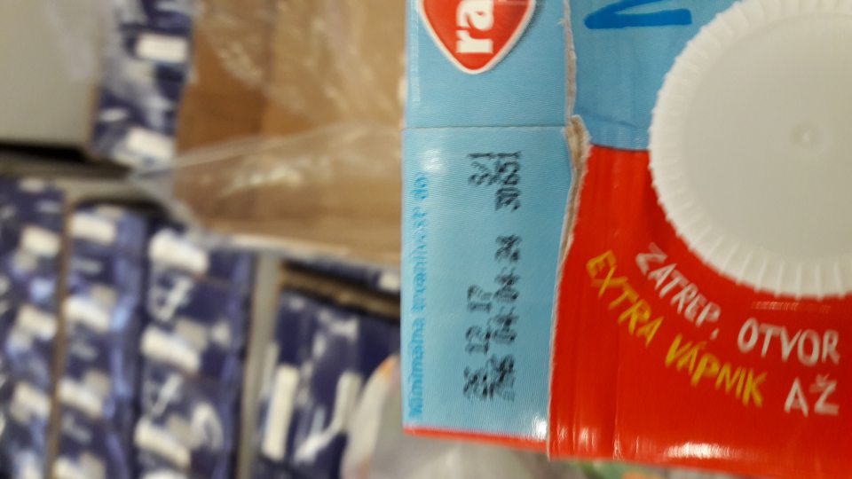 Výrobok po DMT - Rajo Mlieko+mliekoplus+vápnik, vitamín D, 1,5%, DMT: 26.12.17, hmotnosť: 1,0l, cena: 1,16€.