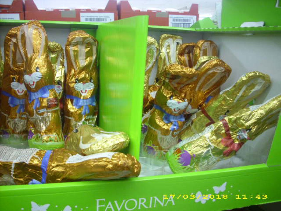 Predaj poškodených, polámaných, deformovaných cukroviniek- FAVORINA, figúrka z mliečnej čokolády 150g, v množstve 17 ks.