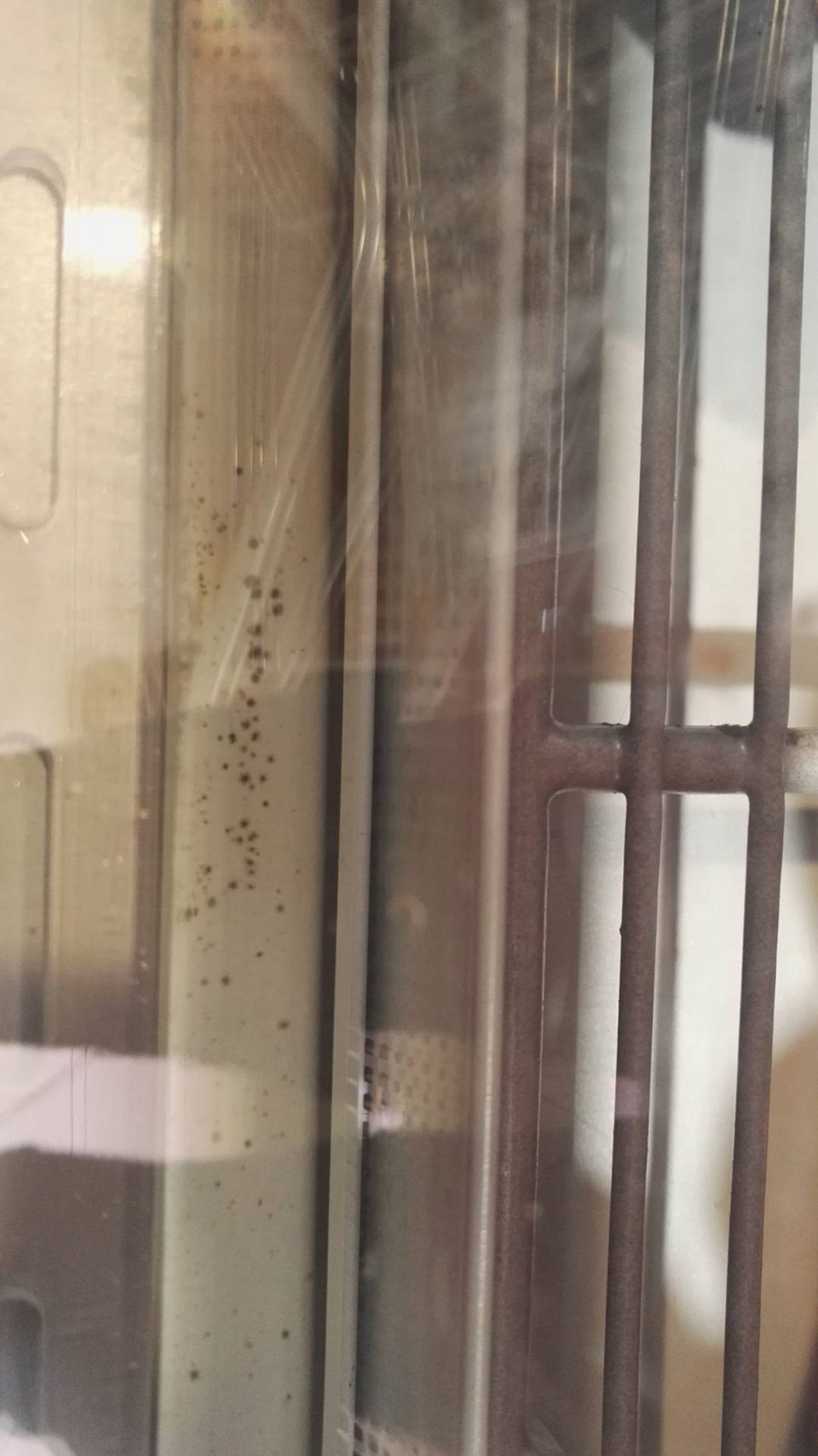 Chladiace zariadenia nie sú udržiavané v dobrom hygienickom stave.