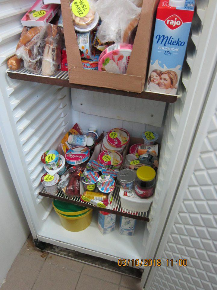 Dlhodobo skladované potraviny po uplynutí spotreby v zázemí predajne