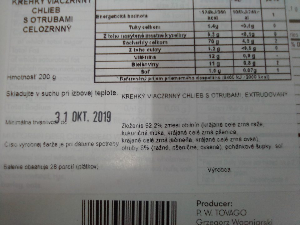 Nesprávne označený tovar-zložky spôsobujúce alergie nie sú v zložení výrobku /na etikete/ jasne odlíšené od zvyšnej časti zoznamu zložiek./výrobky Krehký viaczrnný chlieb s otrubami celozrnný a Krehký ražnošpaldový chlieb/.