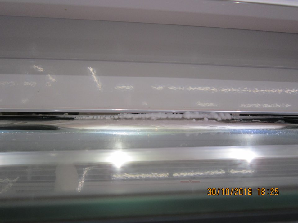 Nadmerná námraza v mraziacich boxoch na ryby