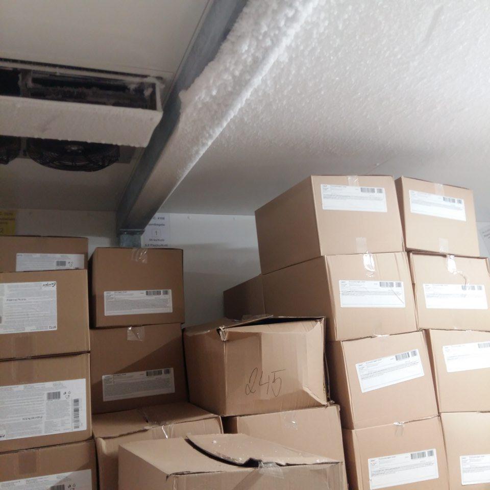 Nadmerná námraza v mraziacom boxe.