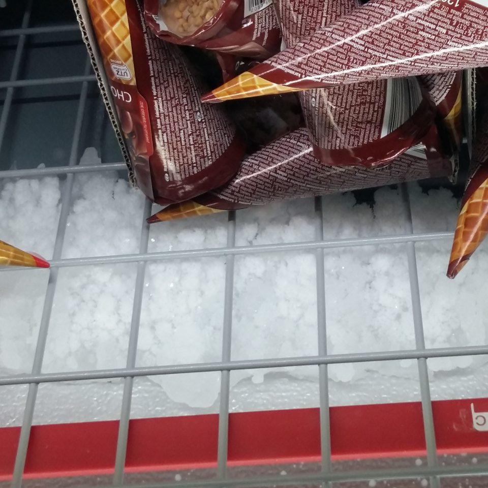 Nadmerná námraza v mraziacom boxe.