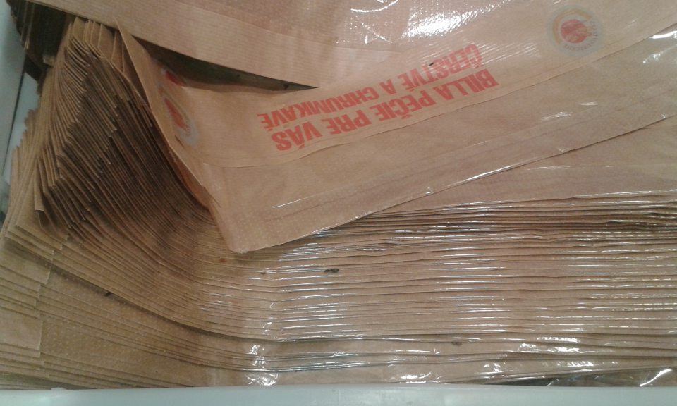 Znaky prítomnosti hlodavcov, výskyt exkrementov hlodavcov v priestore prípravy dopekania pečiva