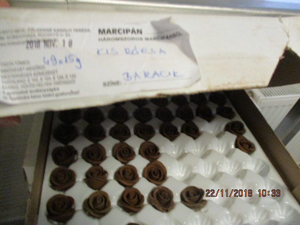 Suroviny po dátume minimálnej trvanlivosti v suchom sklade surovín.