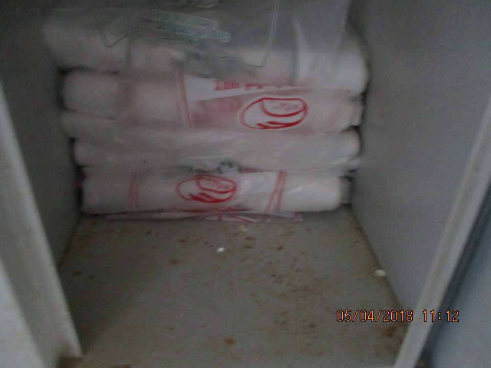 Obalový materiál je uskladnený v priestoroch expedície v štyroch skrinkách, v ktorých je zvýšený nános nečistôt.