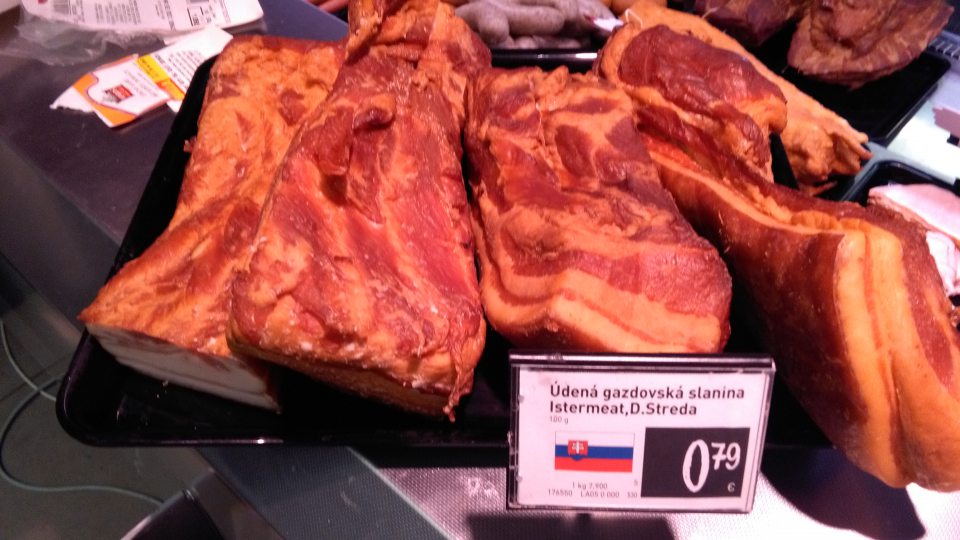 bez označenia DS v blízkosti predaja na výveske