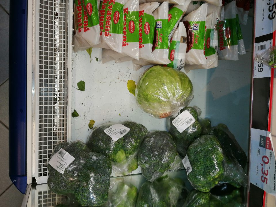 chladiace vitríny znečistené