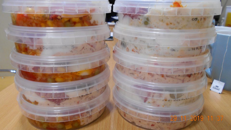 Dátum minimálnej trvanlivosti je ľahko stierateľný a ťažko čitateľný.