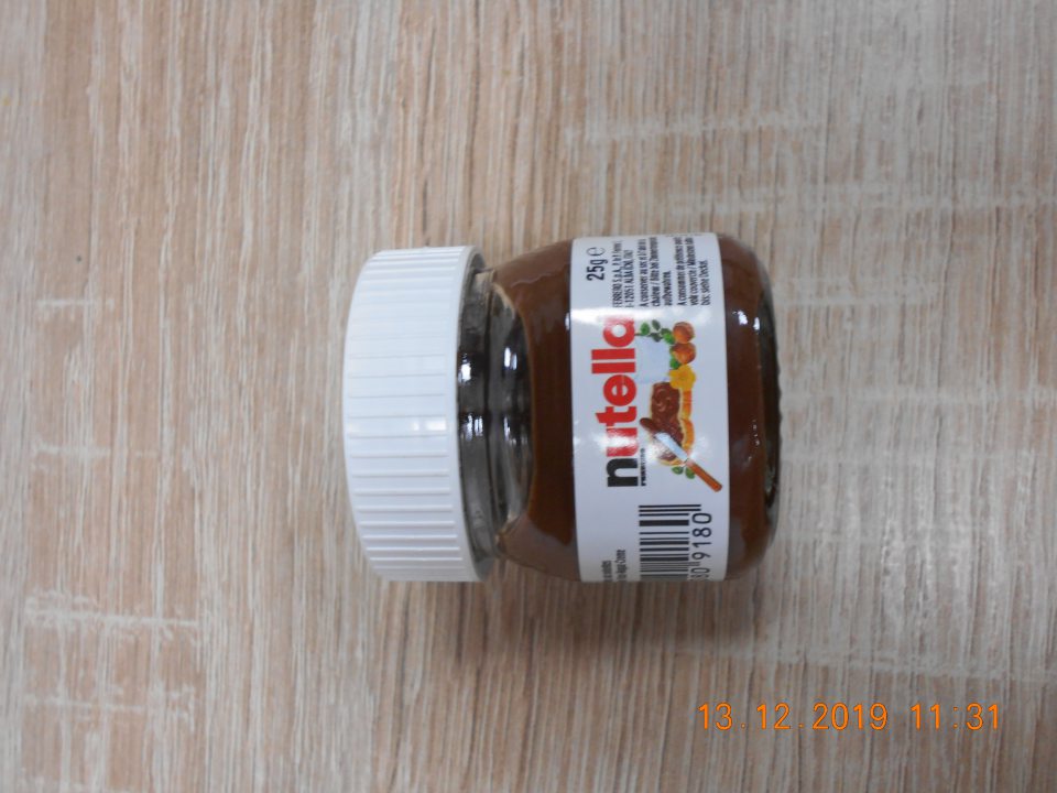 V zložení nezvýraznené alergény (nutella).