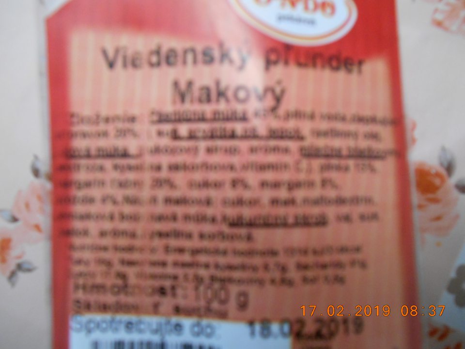 Nedostatok v označení výrobku: Viedenský pľunder Makový 100 g- v zozname zložiek nie je zdôraznená zložka spôsobujúca alergiu alebo neznášanlivosť- vaječný sušený bielok.